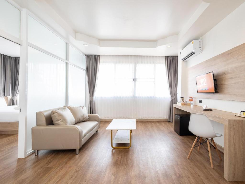 B2 Phitsanulok Boutique & Budget Hotel Exterior foto