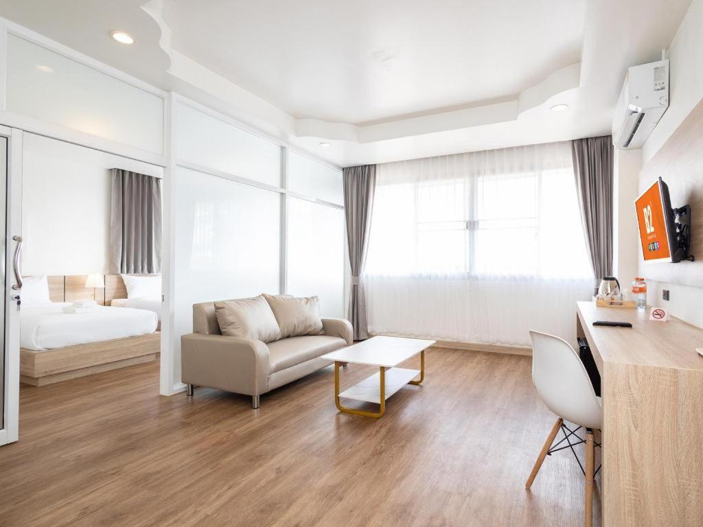 B2 Phitsanulok Boutique & Budget Hotel Exterior foto